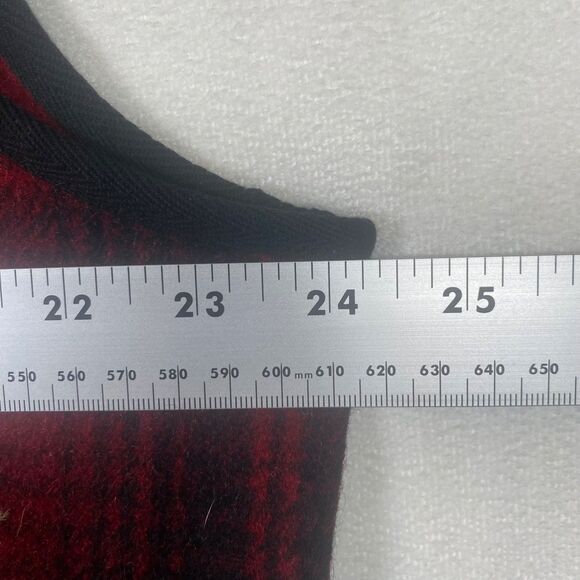 Woolrich Men’s Buffalo Plaid Full Zip Vest – Red/Black, Size XL - Picture 9 of 10
